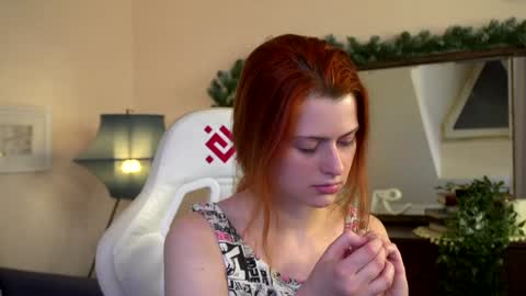 Snapshot of doll_lesli chatting on January 12, 2:19 pm Your doll Lesli online show from January 12, 2:19 pm