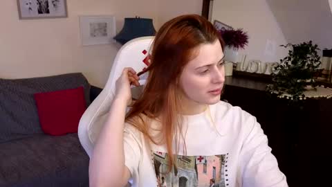 Snapshot of doll_lesli chatting on February 9, 4:29 pm Your doll Lesli online show from February 9, 4:29 pm