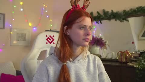 Snapshot of doll_lesli chatting on December 27, 2:55 pm Your doll Lesli online show from December 27, 2:55 pm