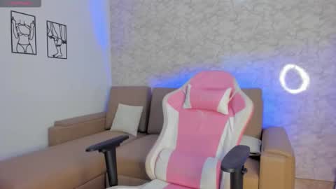 doll_meyleer22 online show from October 23, 11:05 am