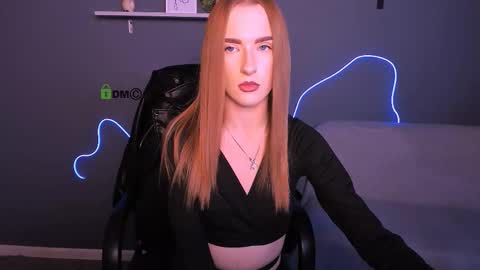 Snapshot of doll_vey chatting on October 3, 7:30 pm doll_vey online show from October 3, 7:30 pm