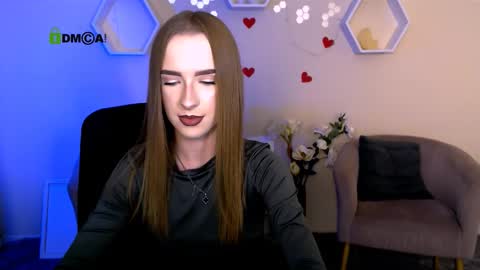 Snapshot of doll_vey chatting on October 6, 7:29 pm doll_vey online show from October 6, 7:29 pm