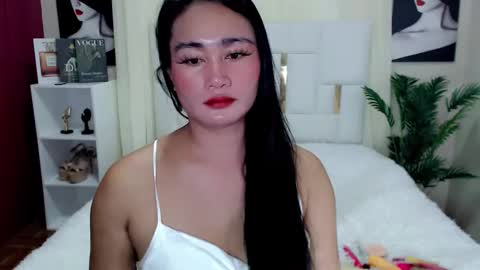 YUMEE online show from February 8, 9:35 am