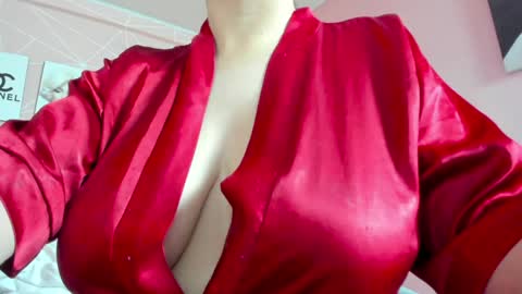 Snapshot of dolly_zoe chatting on December 9, 6:13 am Call me Zoe online show from December 9, 6:13 am