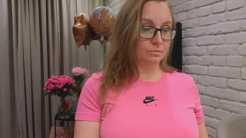 DOM MUMMY online show from March 29, 4:17 pm