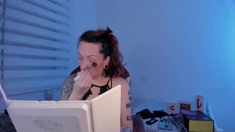Snapshot of domina_deivis chatting on February 19, 6:11 am I WILL BE BACK ON WEDNESDAY DECEMBER 4 0100AM COLOMBIA TIME online show from February 19, 6:11 am