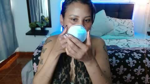  D O M I N K  online show from April 25, 7:55 pm