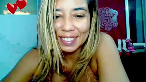 Snapshot of dona_tella chatting on February 15, 6:33 am dona_tella online show from February 15, 6:33 am