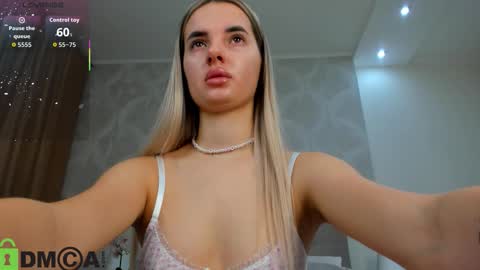 Donna On GMT2 Mon-Fri 3-9 AM online show from November 21, 1:40 am