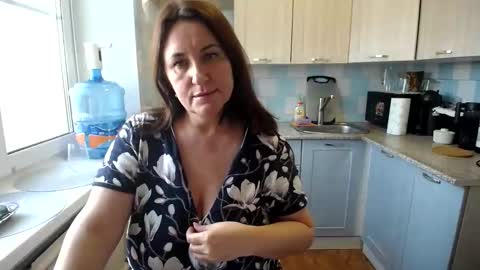 Snapshot of donnalimadonna chatting on February 4, 9:38 am Tatiana 43 curvy sexy body and Joanna redhead 39 years online show from February 4, 9:38 am