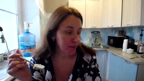 Snapshot of donnalimadonna chatting on December 8, 9:46 am Tatiana 43 curvy sexy body and Joanna redhead 39 years online show from December 8, 9:46 am
