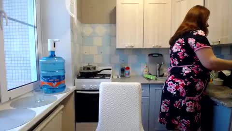 Snapshot of donnalimadonna chatting on February 16, 2:32 pm Tatiana 43 curvy sexy body and Joanna redhead 39 years online show from February 16, 2:32 pm