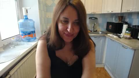 Snapshot of donnalimadonna chatting on February 10, 12:08 pm Tatiana 43 curvy sexy body and Joanna redhead 39 years online show from February 10, 12:08 pm