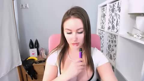 DonnaSensual online show from April 29, 4:20 pm