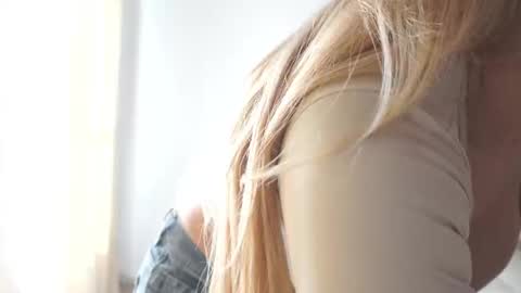 Snapshot of donnna19 chatting on September 16, 12:13 pm Donatella online show from September 16, 12:13 pm
