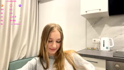 Anika online show from June 14, 8:53 pm