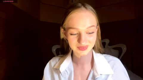 Anika online show from April 22, 8:28 pm