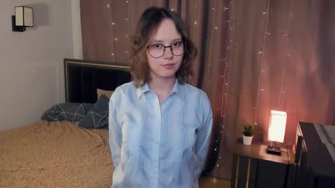 Violet online show from November 6, 8:15 pm