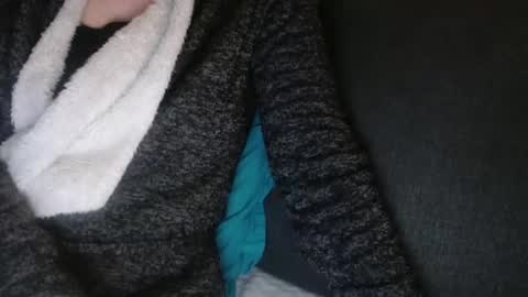 Snapshot of douce_elsa chatting on January 30, 6:43 pm Douce Elsa online show from January 30, 6:43 pm
