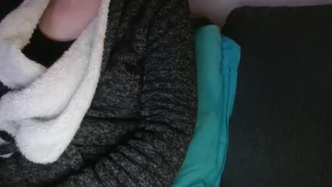 Snapshot of douce_elsa chatting on January 8, 6:41 pm Douce Elsa online show from January 8, 6:41 pm