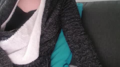 Snapshot of douce_elsa chatting on February 22, 12:08 pm Douce Elsa online show from February 22, 12:08 pm