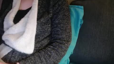 Snapshot of douce_elsa chatting on February 6, 6:35 pm Douce Elsa online show from February 6, 6:35 pm