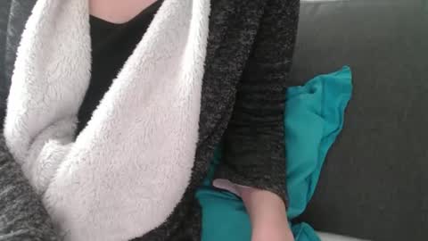Snapshot of douce_elsa chatting on February 9, 12:41 pm Douce Elsa online show from February 9, 12:41 pm