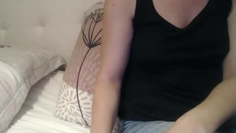 Snapshot of douce_elsa chatting on September 11, 5:13 pm Douce Elsa online show from September 11, 5:13 pm