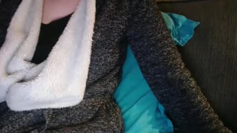 Snapshot of douce_elsa chatting on February 11, 6:44 pm Douce Elsa online show from February 11, 6:44 pm