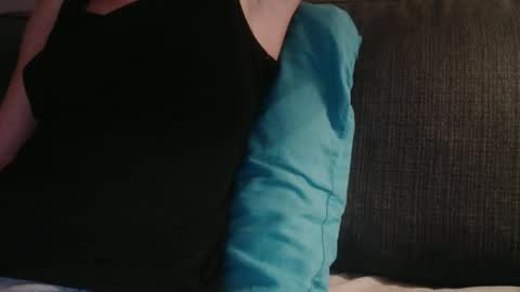 Snapshot of douce_elsa chatting on September 22, 8:29 pm Douce Elsa online show from September 22, 8:29 pm