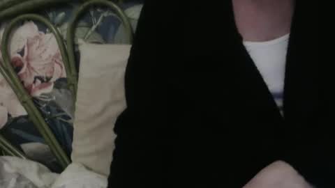 Snapshot of douce_elsa chatting on October 2, 5:40 pm Douce Elsa online show from October 2, 5:40 pm