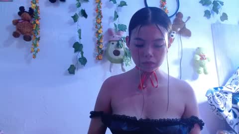 Laura online show from April 26, 1:14 am