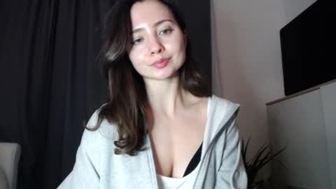 Nicole online show from November 27, 2:42 pm