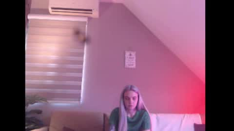 A girl online show from March 24, 8:20 am