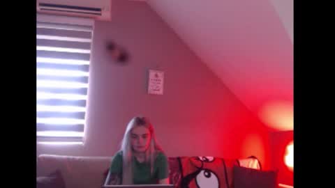 A girl online show from March 2, 8:21 am