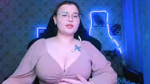 dreamforyoue2 online show from February 7, 8:24 pm