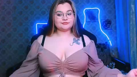 dreamforyoue2 online show from June 25, 7:04 pm