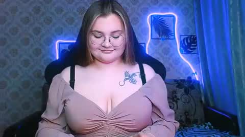 dreamforyoue2 online show from June 10, 7:23 pm