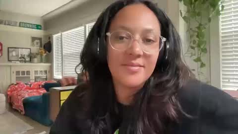 RIRI OR DREAMY online show from October 14, 8:22 pm