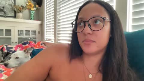 RIRI OR DREAMY online show from October 23, 11:00 pm