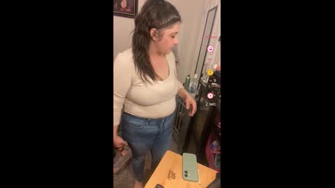 Drippy kitty  online show from December 13, 7:53 pm