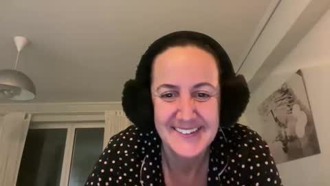 Dr. Resa online show from April 19, 6:21 pm