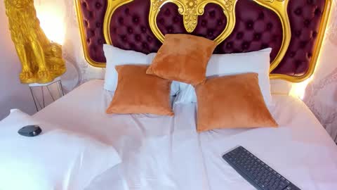 Lucy online show from November 12, 11:36 pm