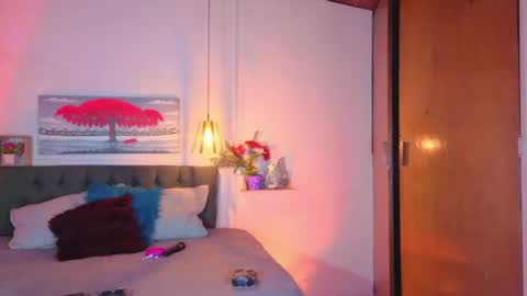 DULCE online show from April 19, 7:27 pm