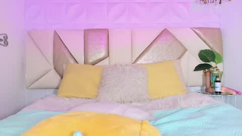 DULCE  online show from April 25, 1:14 pm