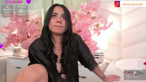 Snapshot of dulce_hiil_ chatting on January 3, 1:59 am Monday 5-2 am From Tuesday to Friday5-1 am Colombia time online show from January 3, 1:59 am