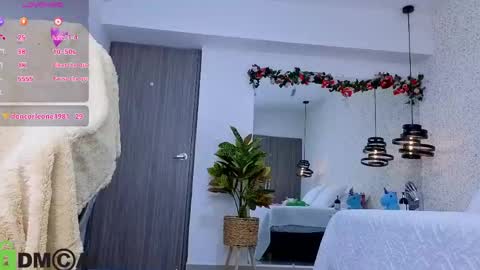 dulce_isabel_ online show from April 23, 4:20 am