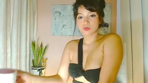 dulcepicante_1 online show from June 12, 6:43 am
