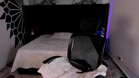 dulceprince1 online show from April 26, 1:20 pm