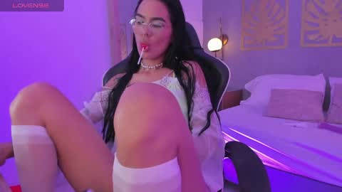 D U N A online show from April 25, 2:03 pm